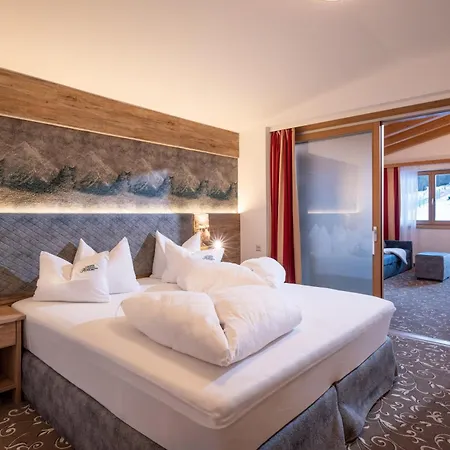 Alpenhotel Kuechl מלון