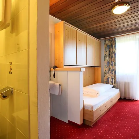 Alpenhotel Kuechl מלון 3*